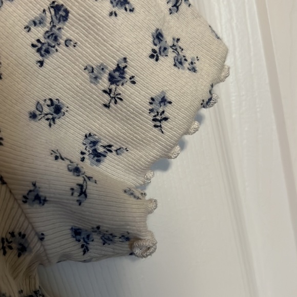 Hollister flor print t-shirt - Picture 3 of 4